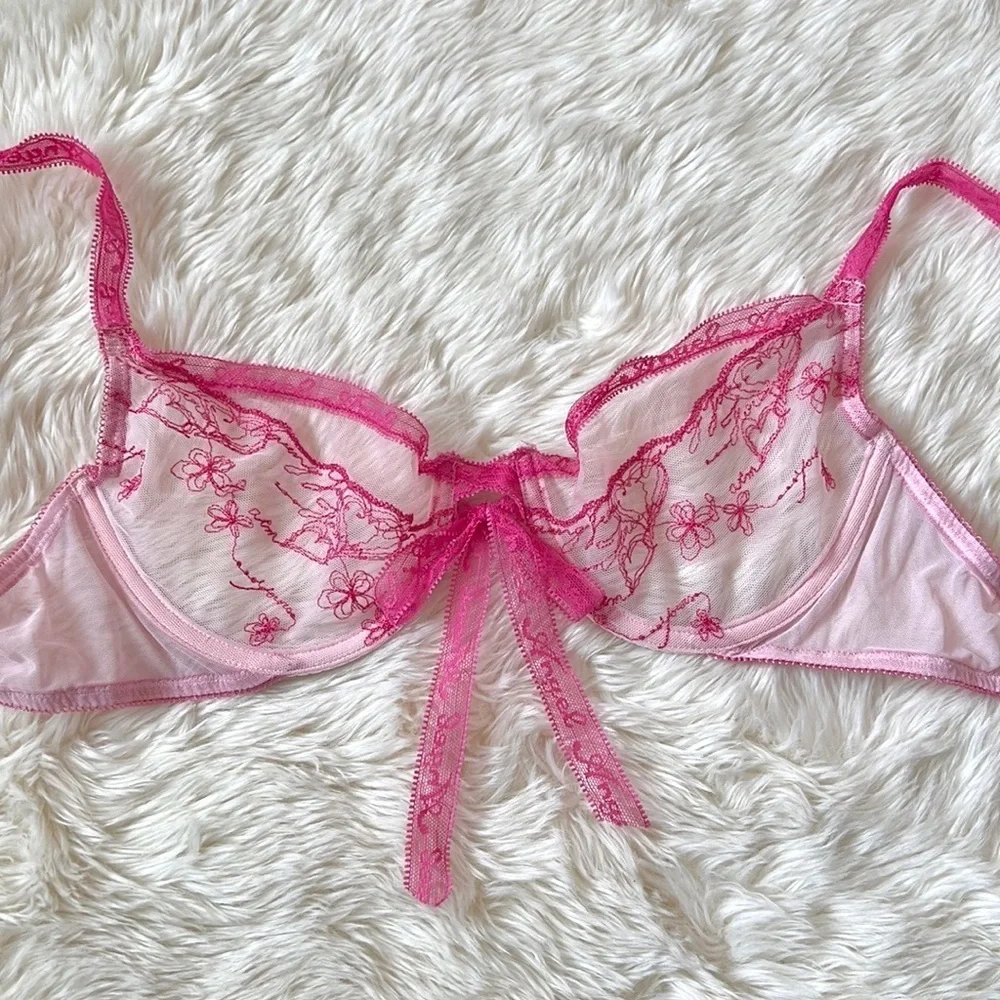 Victoria’s Secret Angels Bra - Picture 2 of 7
